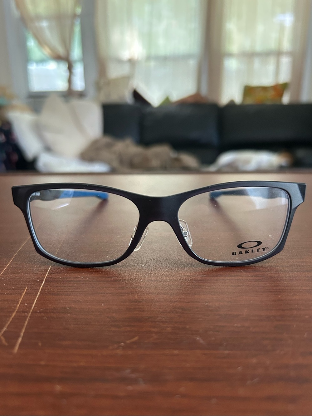 NWOT Oakley kick over Black Rectangular Optical Frames with blue arms